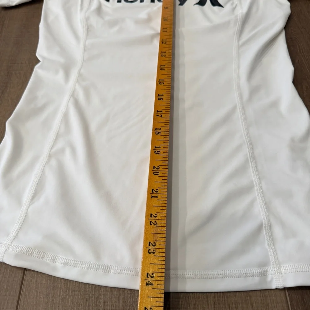Hurley White Rashguard Short Sleeve‎ Women M UPF 50+ Beach Resort Cruise Boating - Picture 6 of 8